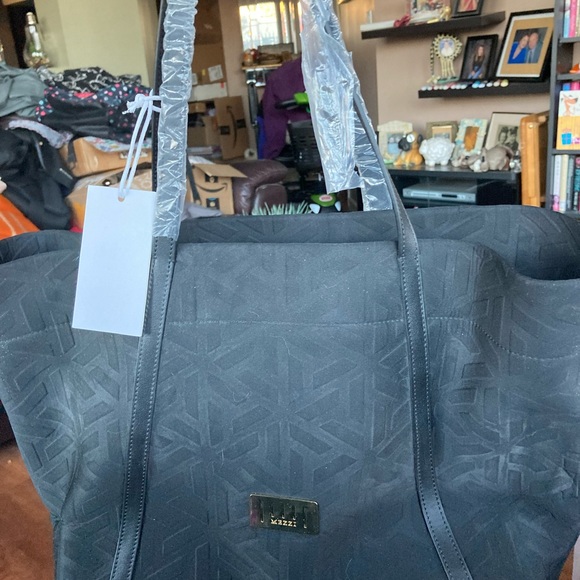 Mezzi Black Suede and Leather Tote Bag/Handbag With Built In Charger. NEW! - Picture 2 of 16